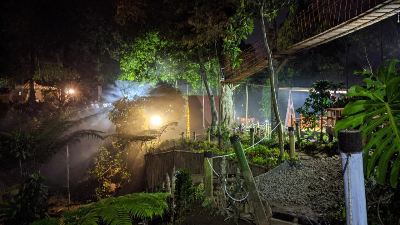 Penginapan Segitiga 2 Bandung Extérieur photo