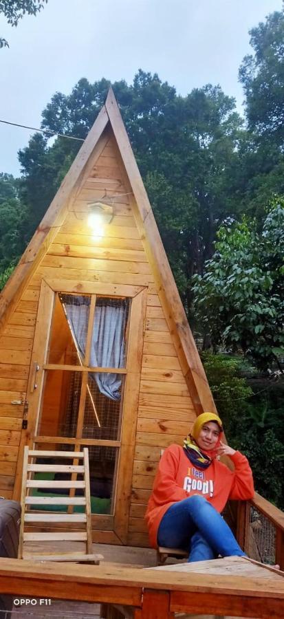 Penginapan Segitiga 2 Bandung Extérieur photo